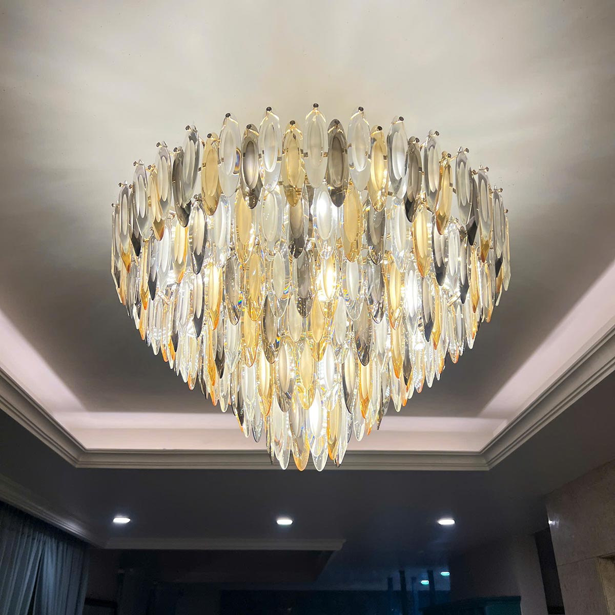 Đèn thả pha lê TPL708T950 – Tinh hoa của ánh sáng, kiêu hãnh như đôi cánh pha lê